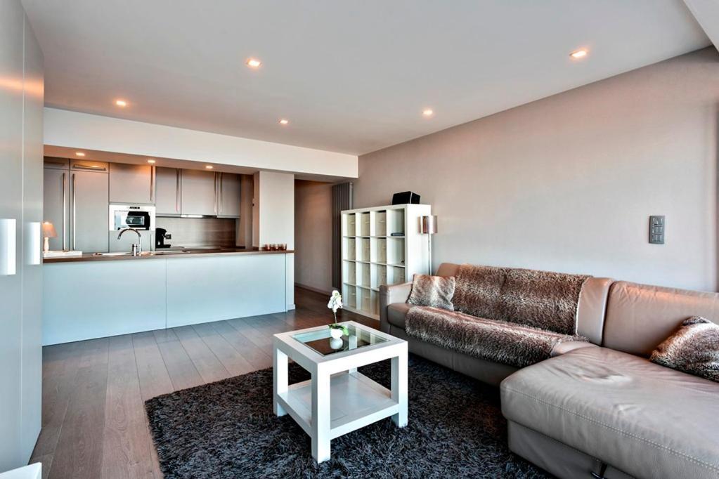 Montezuma Luxe Studio Met Frontaal Zeezicht Zonder Aparte Slaapkamer Apartment Oostende Bagian luar foto