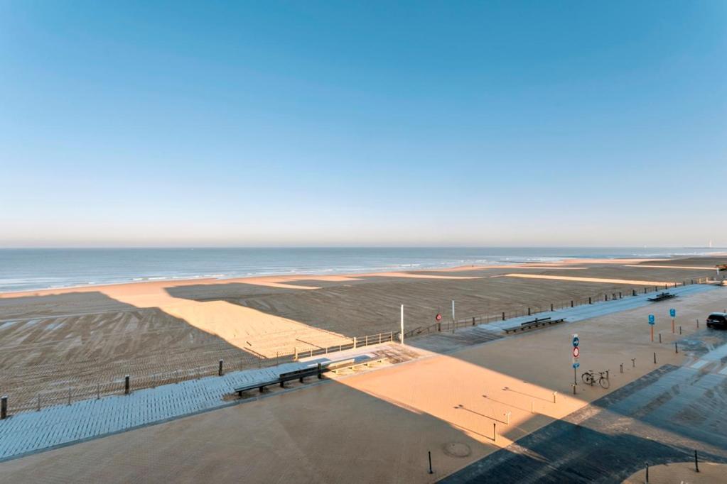 Montezuma Luxe Studio Met Frontaal Zeezicht Zonder Aparte Slaapkamer Apartment Oostende Bagian luar foto